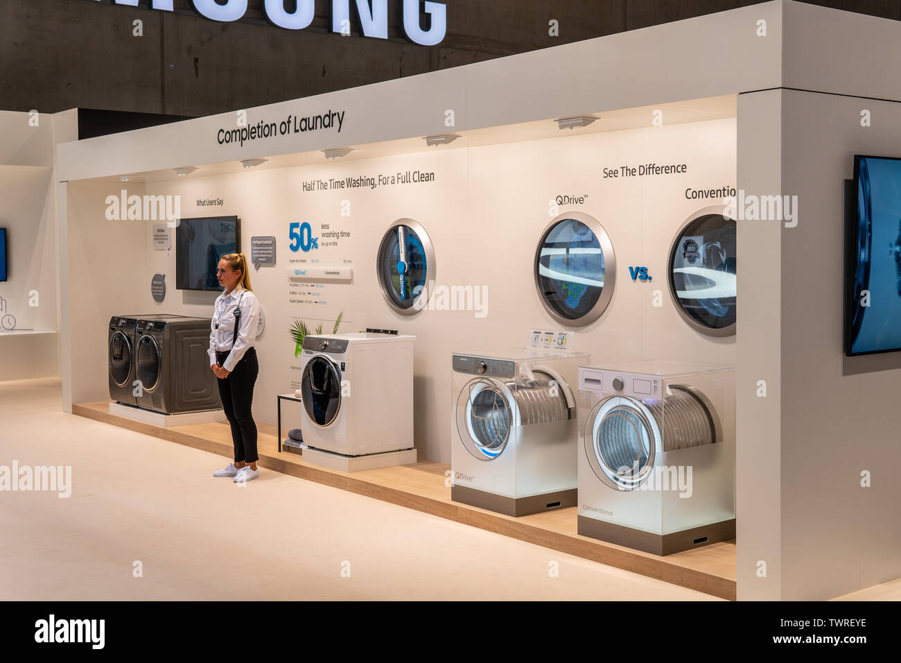 Samsung dryer hi res stock photography and images Alamy