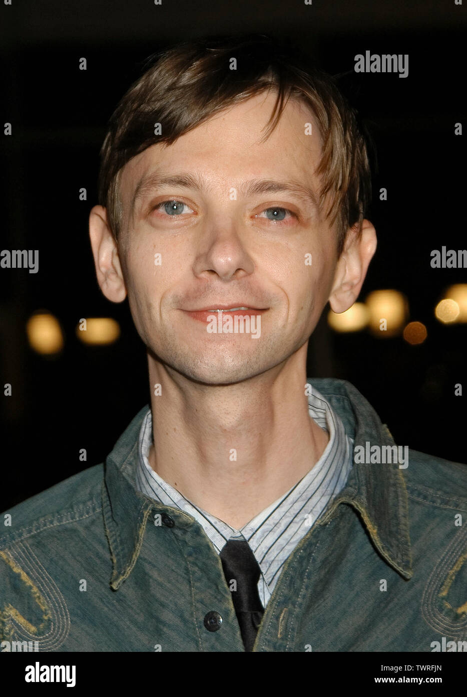 https://c8.alamy.com/comp/TWRFJN/dj-qualls-at-the-world-premiere-of-paramounts-paycheck-at-manns-chinese-theatre-in-hollywood-ca-the-event-took-place-on-thursday-december-18-2003-photo-credit-sbm-picturelux-file-reference-33790-2836smbplx-for-editorial-use-only-all-rights-reserved-TWRFJN.jpg