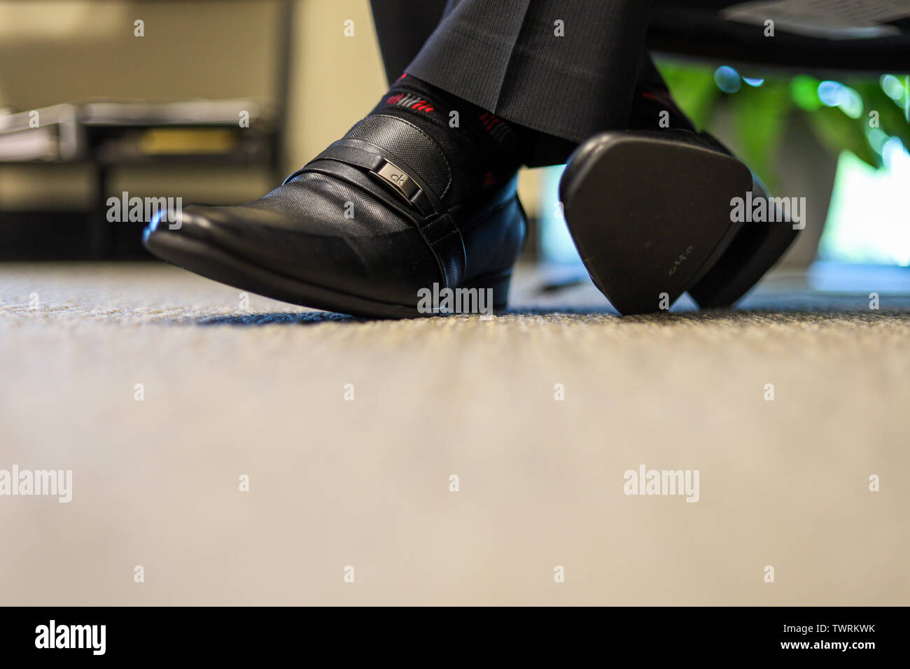 Close shoes cheap for work
