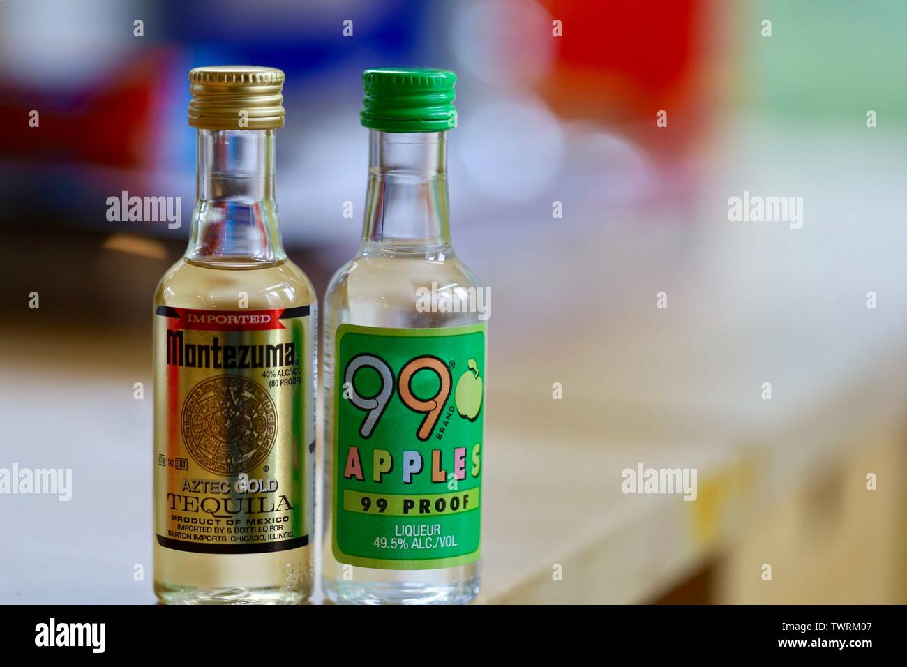 Mini bottles alcohol hi-res stock photography and images - Alamy