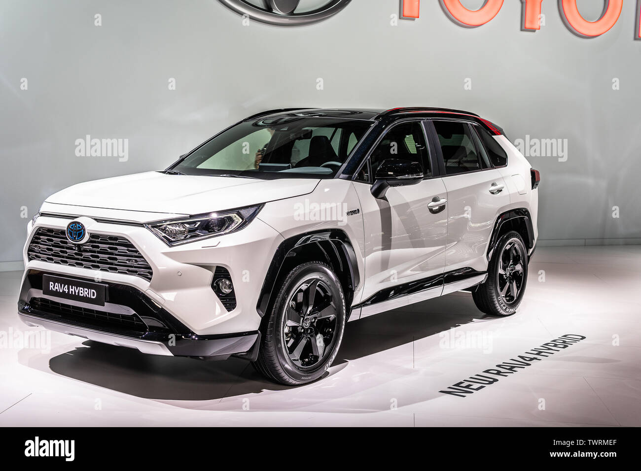Paris France October 02 2018 Metallic White Toyota Rav4 Hybrid At Mondial Paris Motor Show Xa50 5th Gen Produced By Toyota Stock Photo Alamy