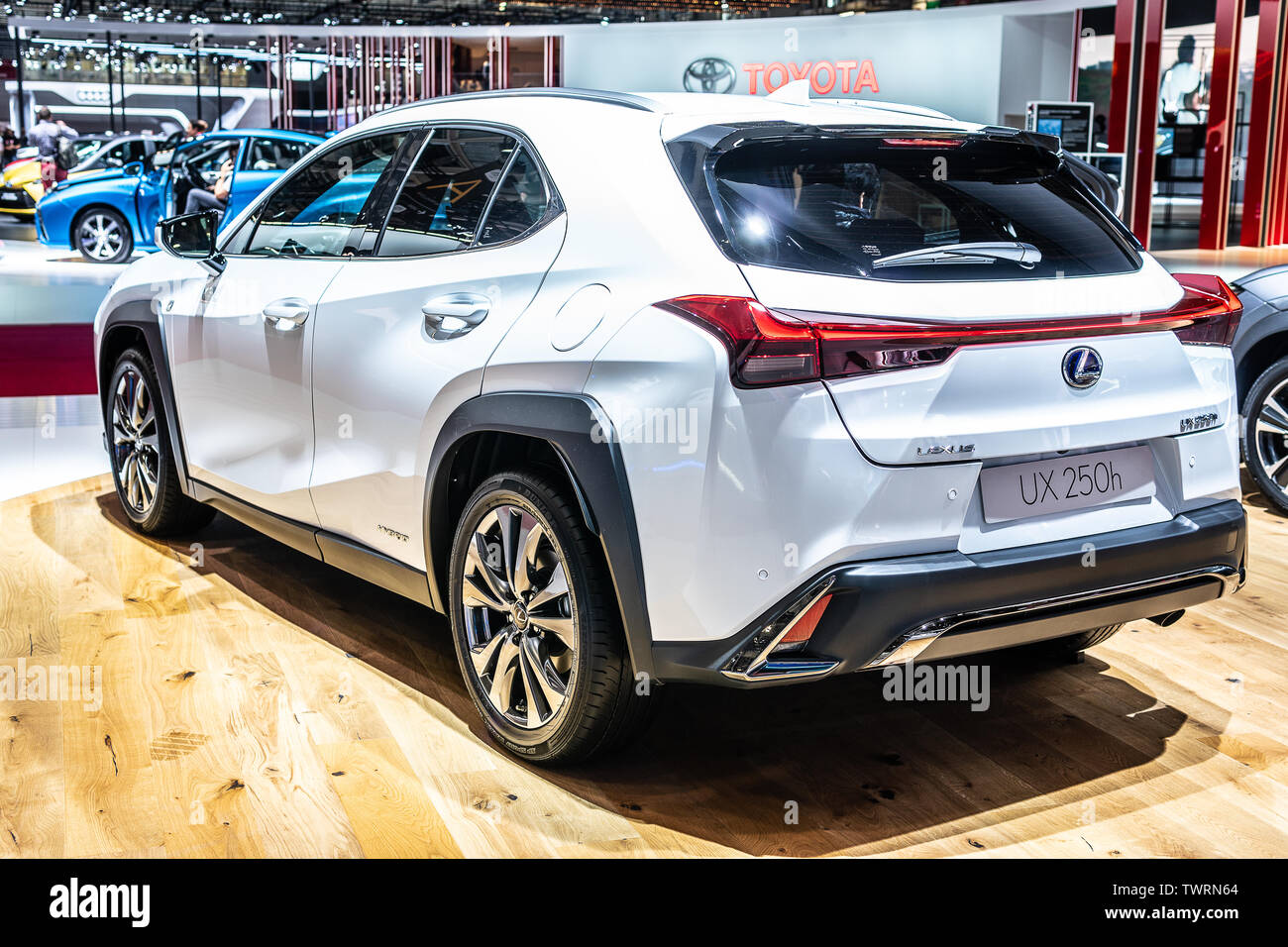 lexus ux white