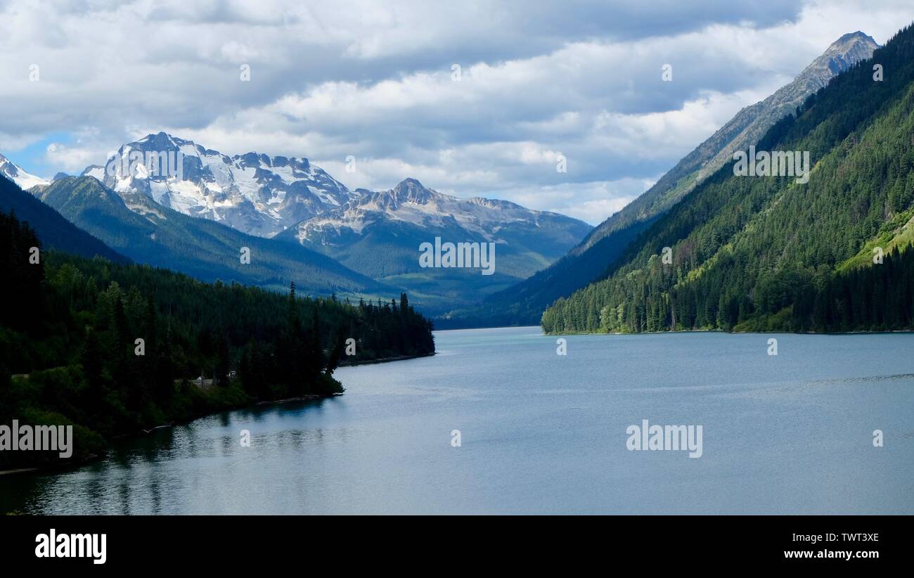 Beautiful clear lake with trees hi-res stock photography and images - Alamy