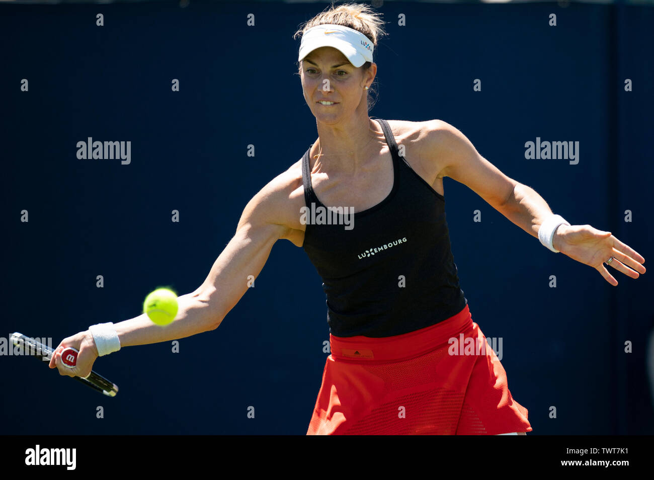 Mandy Minella (Luxembourg) in action against Astra Sharma Nature Valley International 2019, Devonshire Park, Eastbourne - England. Friday, 21, June, 2 Stock Photo