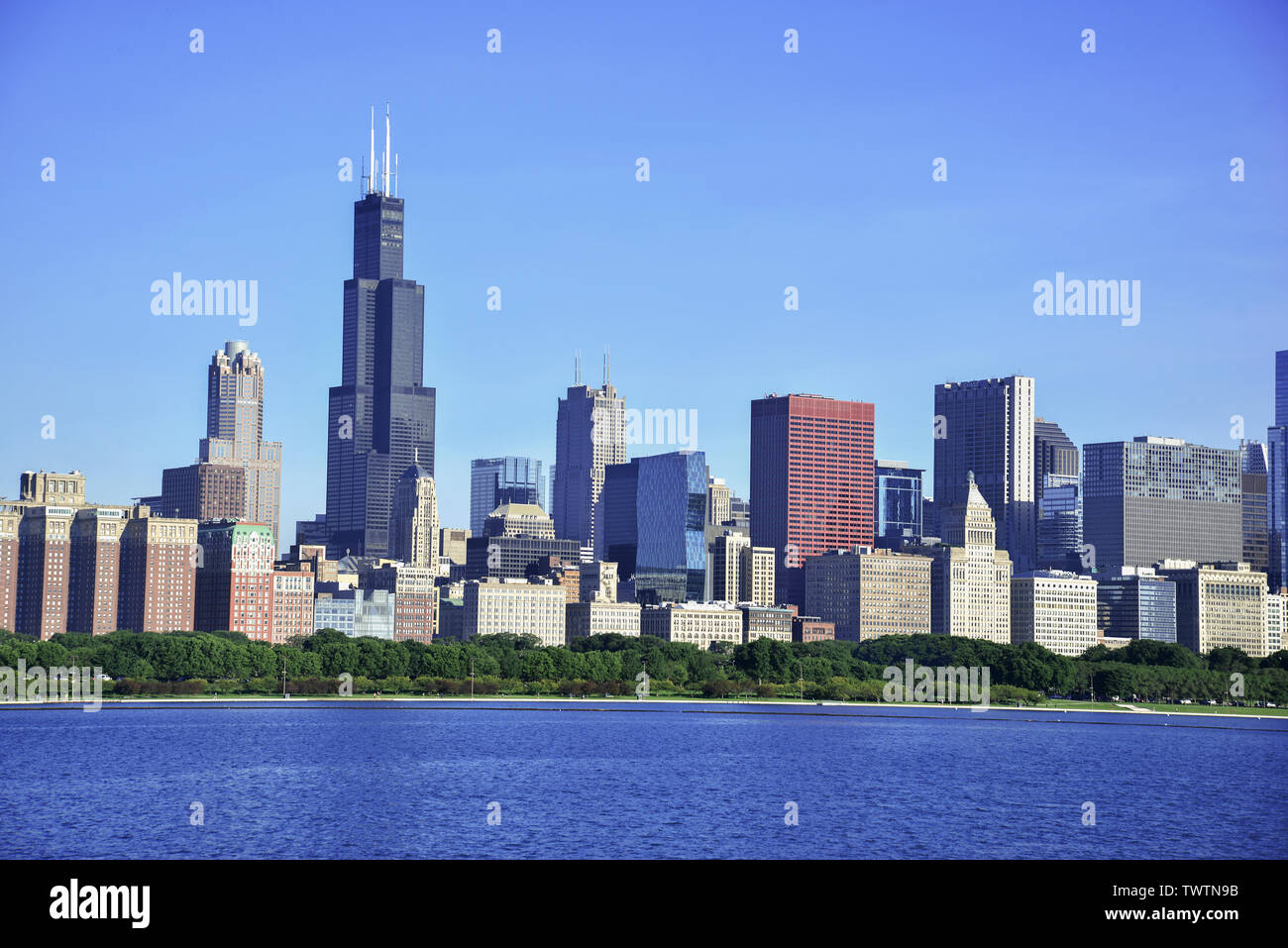 Residential high rise chicago hi-res stock photography and images - Alamy