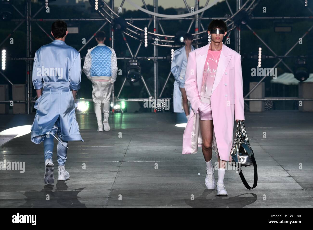 Paris, France. 21st June, 2019. Models present creations of Balmain's spring/summer 2020 collections in Paris, France, June 21, 2019. Credit: Piero Biasion/Xinhua/Alamy Live News Stock Photo