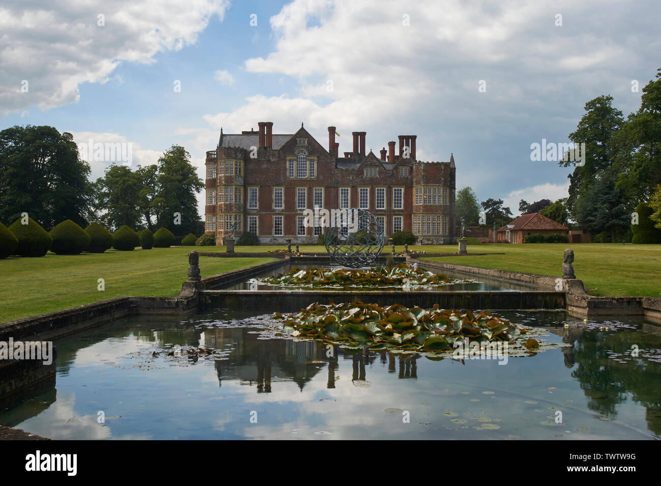 Old Manor House Uk High Resolution Stock Photography and Images - Alamy