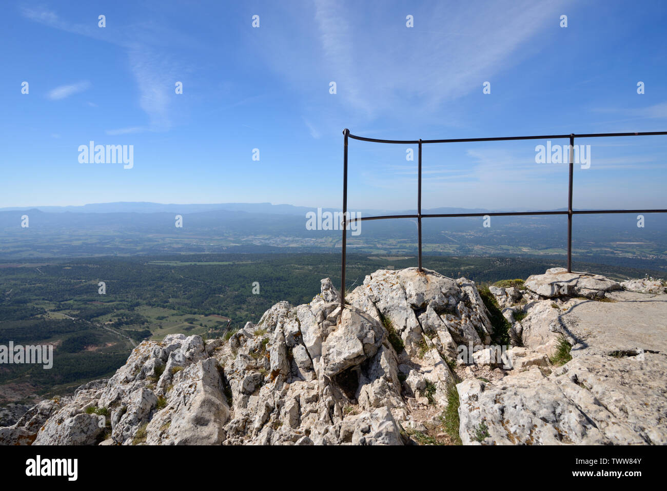 Mountain Summit Railing Old railings hi-res stock photography and images - Alamy