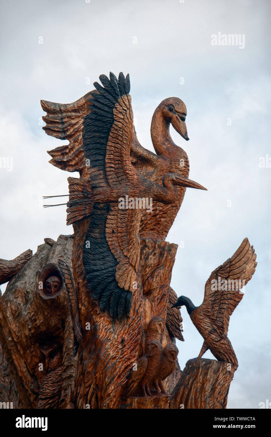 Wood carving animals hi-res stock photography and images - Alamy