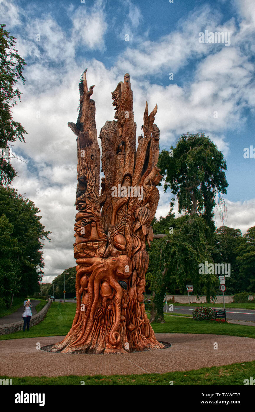 Wood carving animals hi-res stock photography and images - Alamy