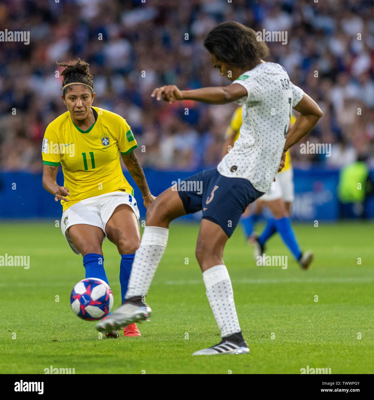 Le Havre, France. 23rd June, 2019. FRANCE V BRAZIL - Cristiane do Brasil and Wendie Renard of France during a match between Brazil and France. World Cup Qualification Football. FIFA. Held at the Oceane Stadium in Le Havre, France. (Photo: Richard Callis/Fotoarena) Credit: Foto Arena LTDA/Alamy Live News Stock Photo