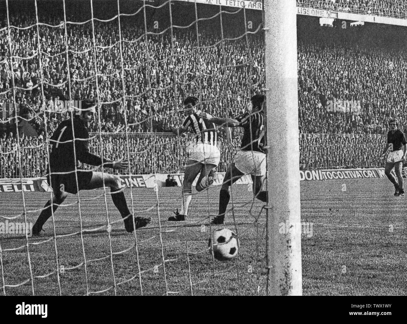 31 october 1971 hires stock photography and images Alamy