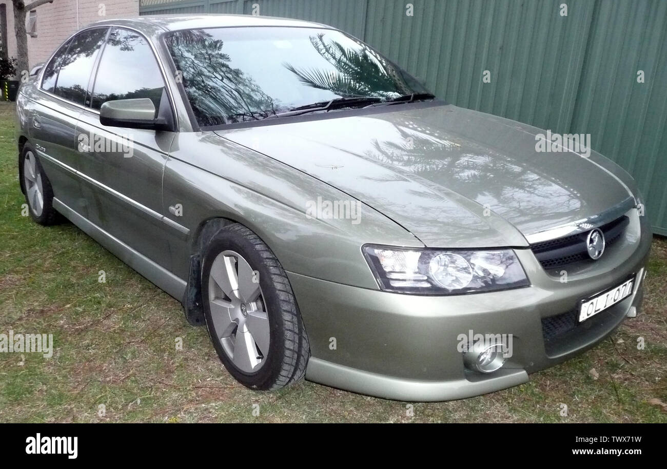 06 Holden Calais Vz My06 Sedan Photographed In Sutherland New South Wales Australia 21 August 09 Own Work Osx Stock Photo Alamy 06 Holden Calais Vz My06 Sedan Photographed In Sutherland New South Wales Australia 21 August 09 Own Work Osx Stock Photo Alamy