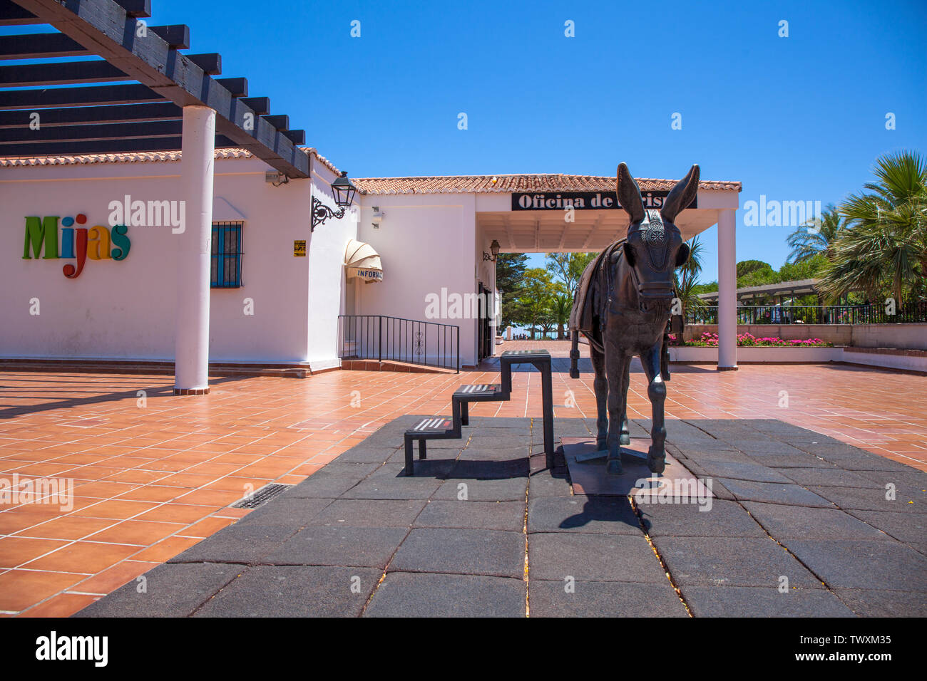 donkey-statue-symbol-of-mijas-village-mijas-costa-del-sol-andalusia