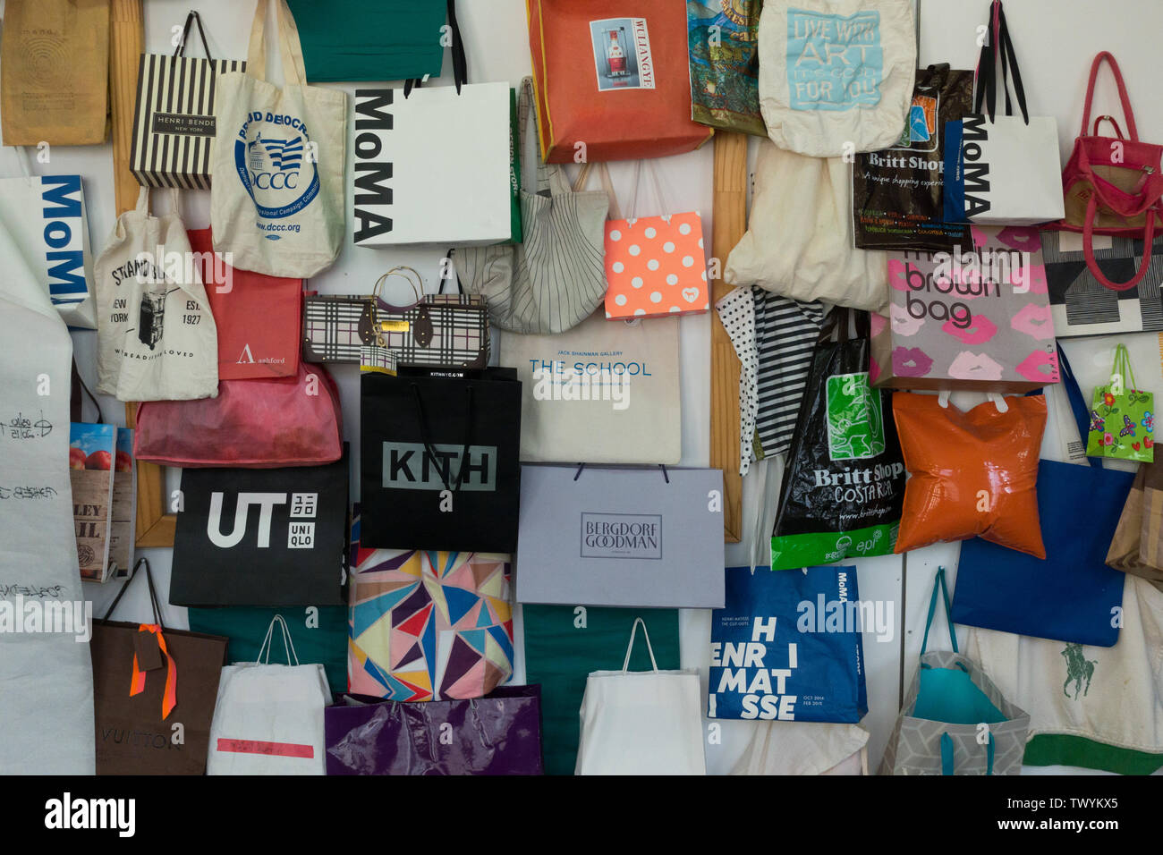 retail shopping bags from stores in NYC Stock Photo
