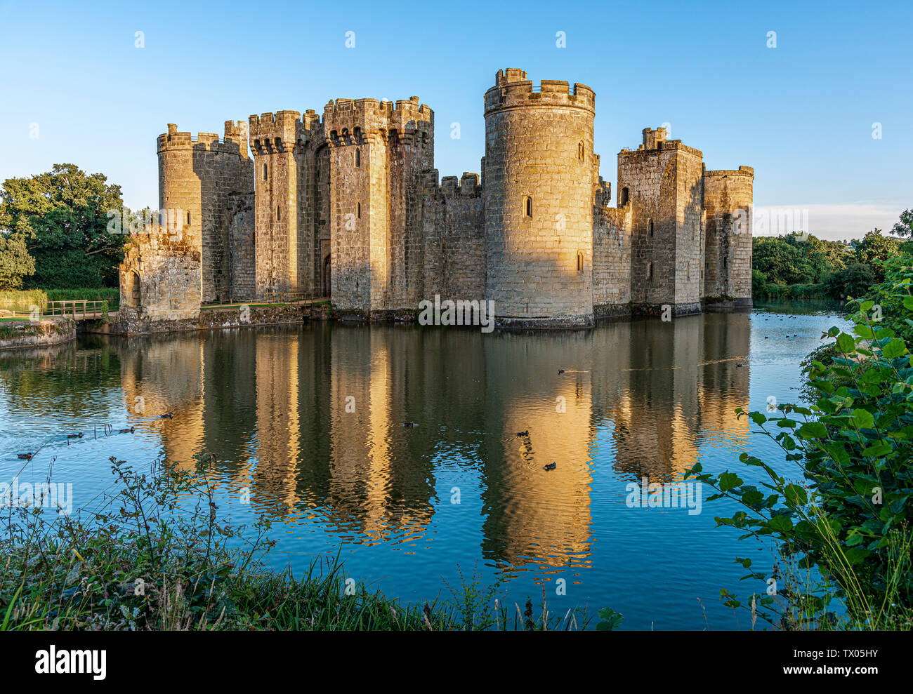 Bodiam Castle Hi res Stock Photography And Images Alamy bodiam-castle-hi-res-stock-photography-and-images-alamy