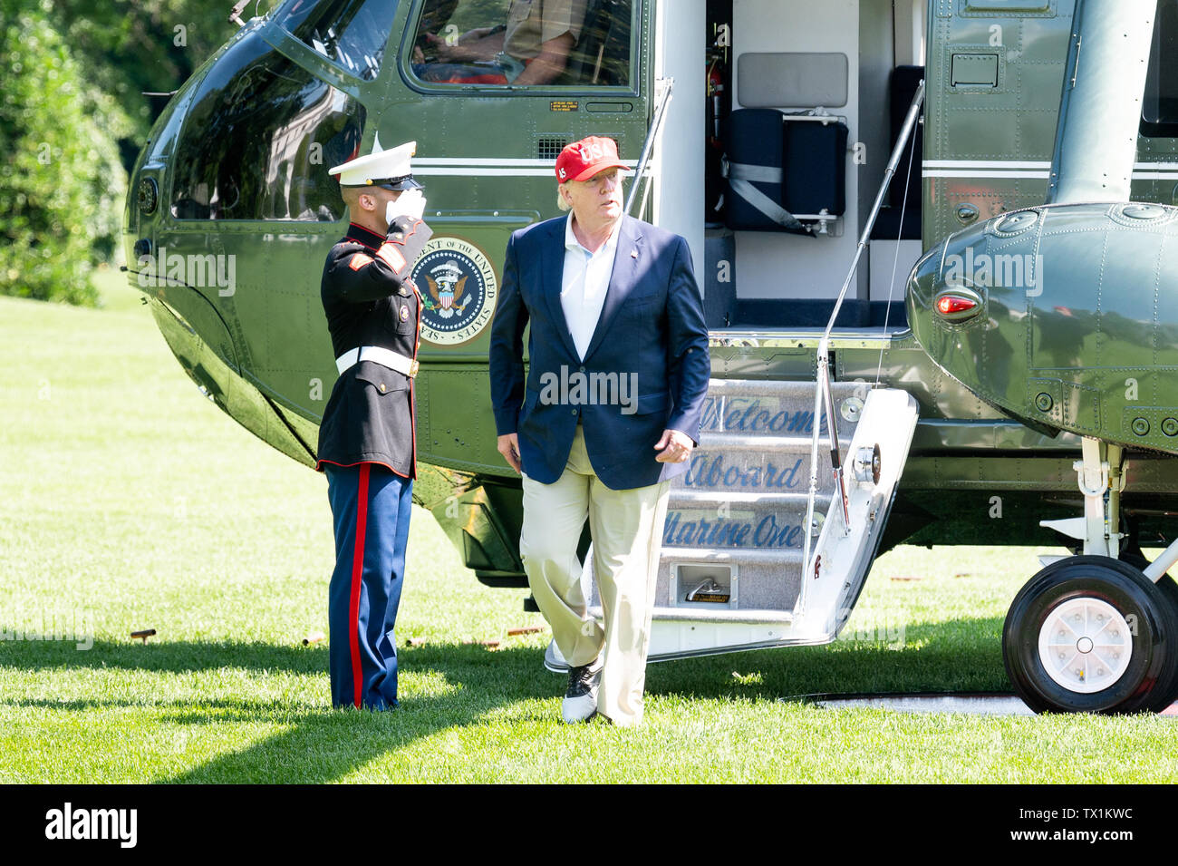 President Donald Trump returns to the White House (Washington, DC) on ...