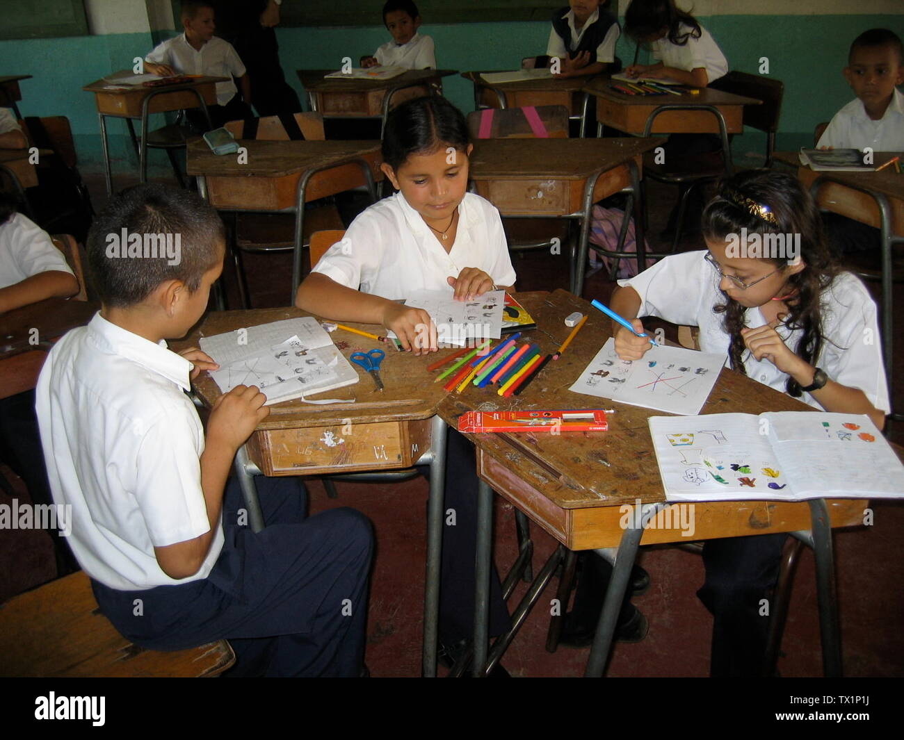 Second graders working in Centro Educativo Linda Vista de Santa Rosa, Guanacaste. EspaÃ±ol: Estudiantes en el segundo grado estudian en el Centro Educativo Linda Vista de Santa Rosa, Guanacaste.; 6 March 2008; enwp; en:User:Mscnln; Stock Photo