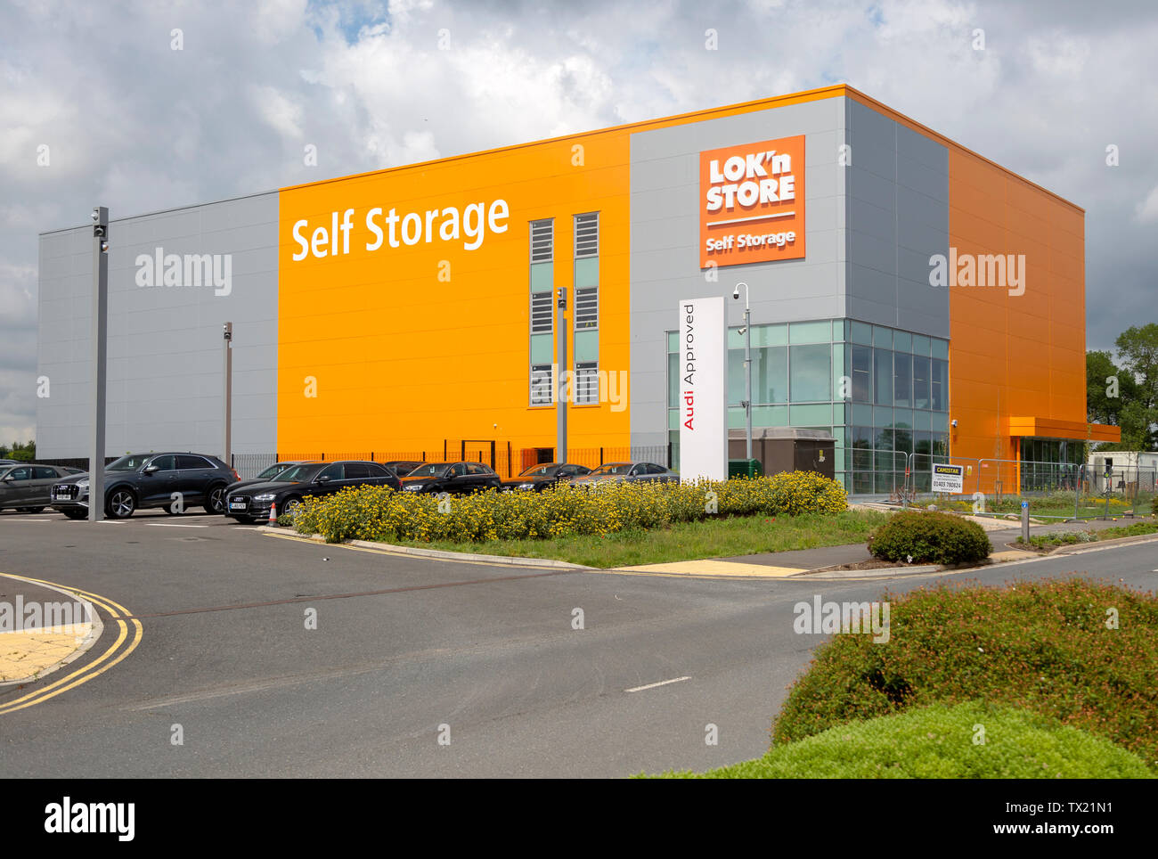 Self storage building hires stock photography and images Alamy
