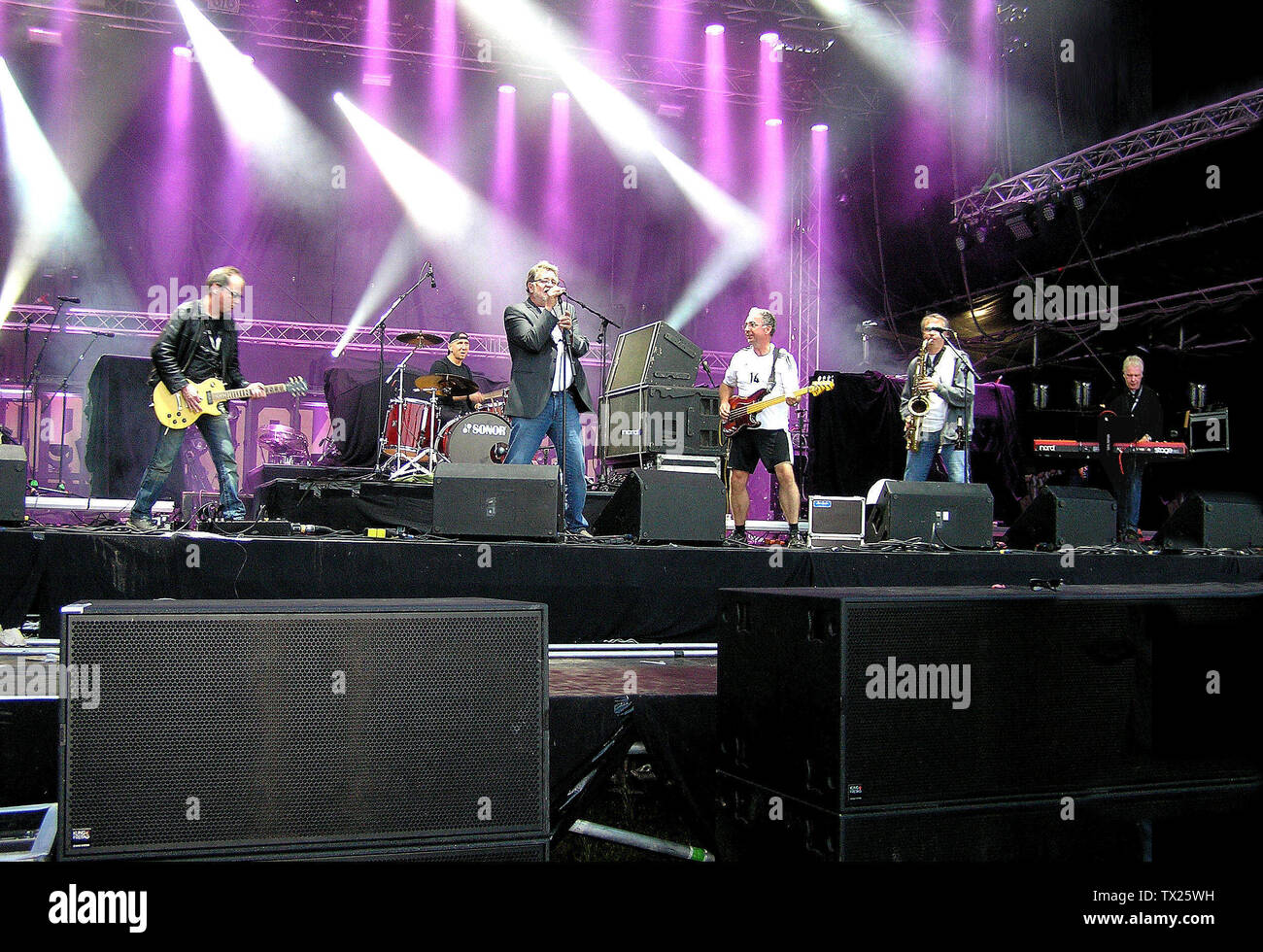 Die Rockband DIREKT bei einem Konzert auf dem Reload Festival in Sulingen; 17 June 2012; Own work (Original text:  selbst erstellt); Benutzer:Eddie001; Stock Photo