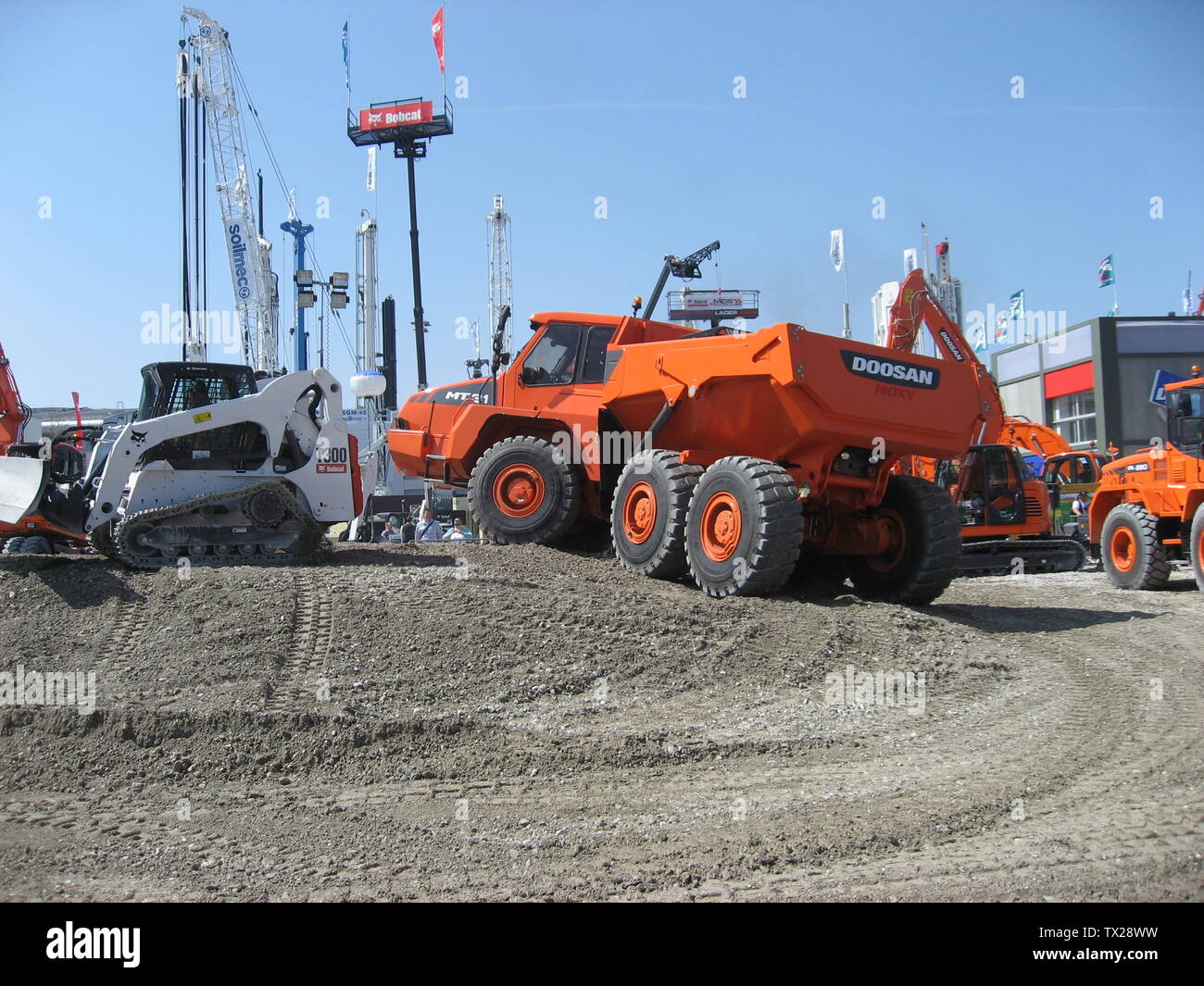 Muldenkipper hi-res stock photography and images - Alamy