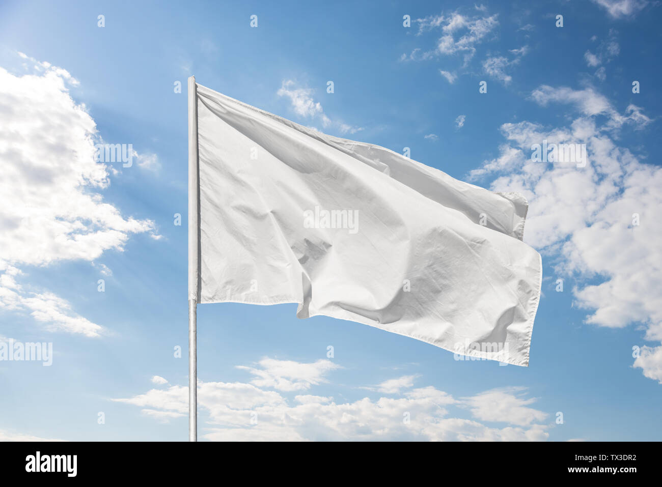 Белый флаг мокап. Небо и белый флаг. Флаг белый синяя волна желтый. Белый флаг для фотошопа. Белые флаги.