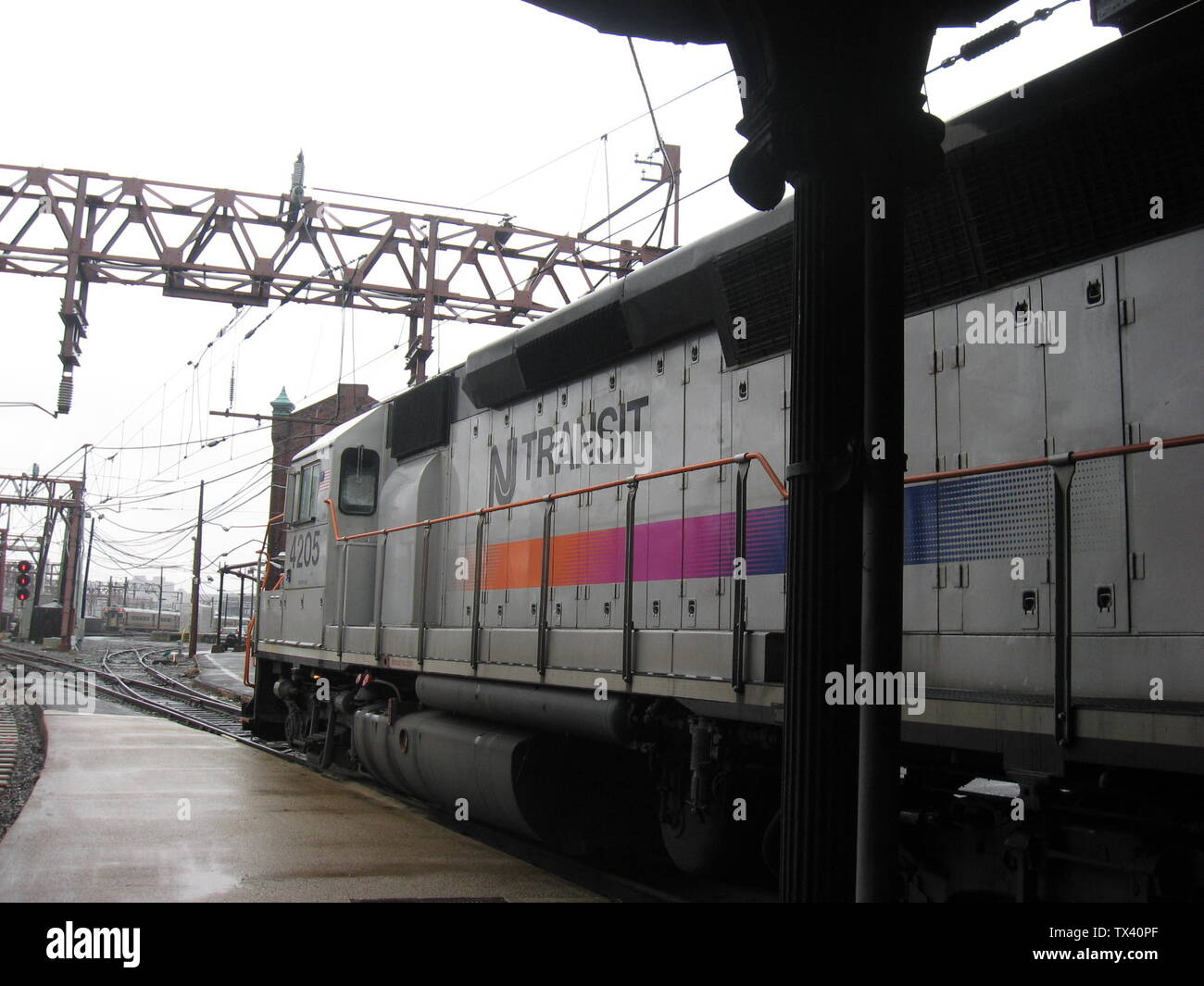 Idling at Hoboken Terminal with 3 car Comet V set.; 15 March 2010, 22:10 (UTC) 15 March 2010 (original upload date).; Own work (Original text:  I (Fan Railer (talk)) created this work entirely by myself.); Fan Railer (talk); Stock Photo