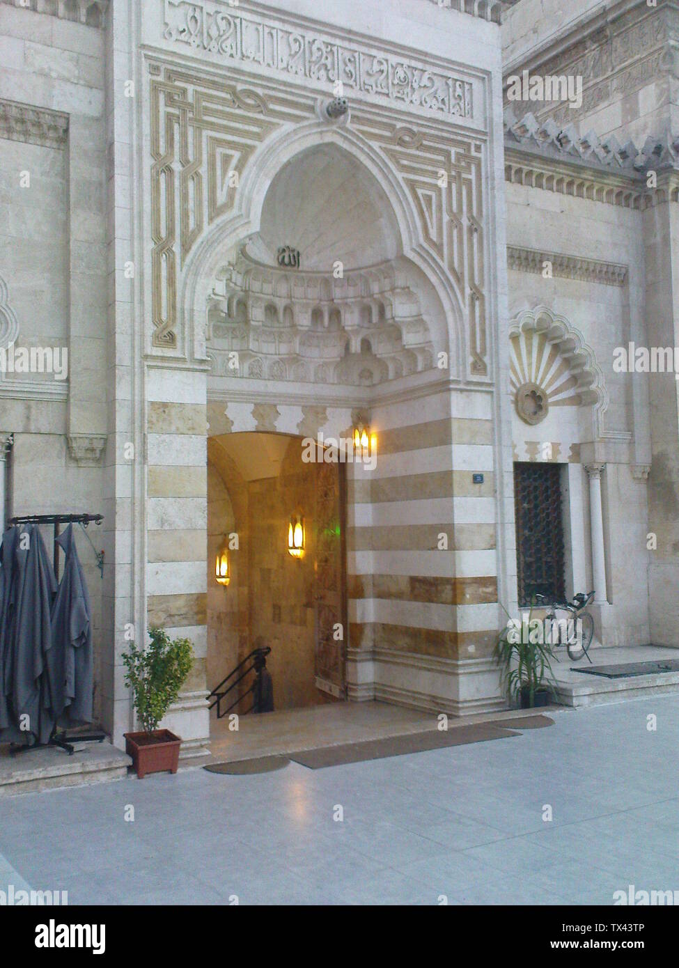 Gate of the Omayad Mosque of Aleppo Syria.; 30 April 2009Â (according to Exif data); Transferred from ar.pedia to Commons. (See file); Ø£Ø¨Ùˆ Ø°Ø±; Stock Photo