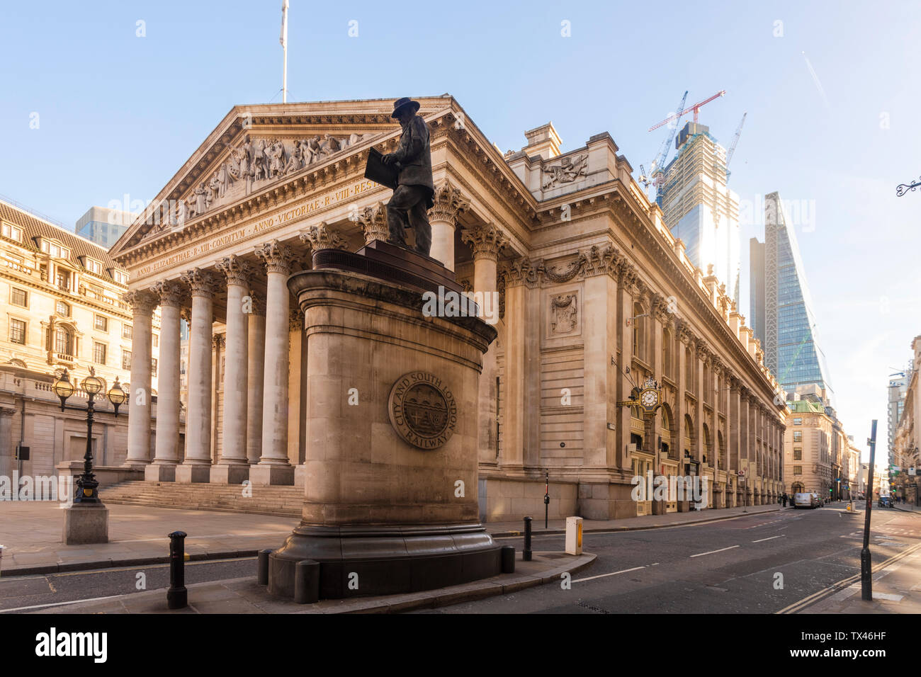 UK, London, Royal stock exchange with London Troops War Memorial and the Shard in the background Stock Photo
