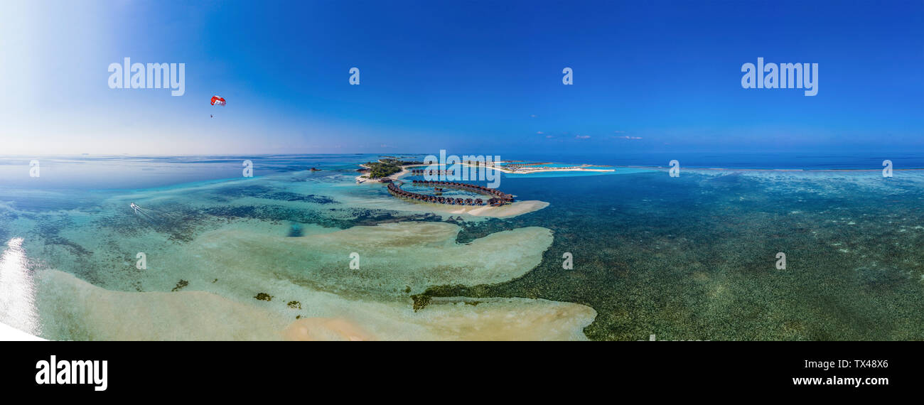 Maldives, South Male Atoll, aerial view of resort on islands Olhuveli and Bodufinolhu Stock Photo