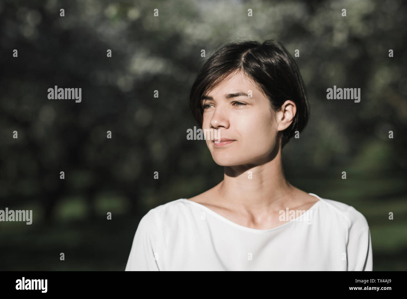 Woman in nature hi-res stock photography and images - Alamy