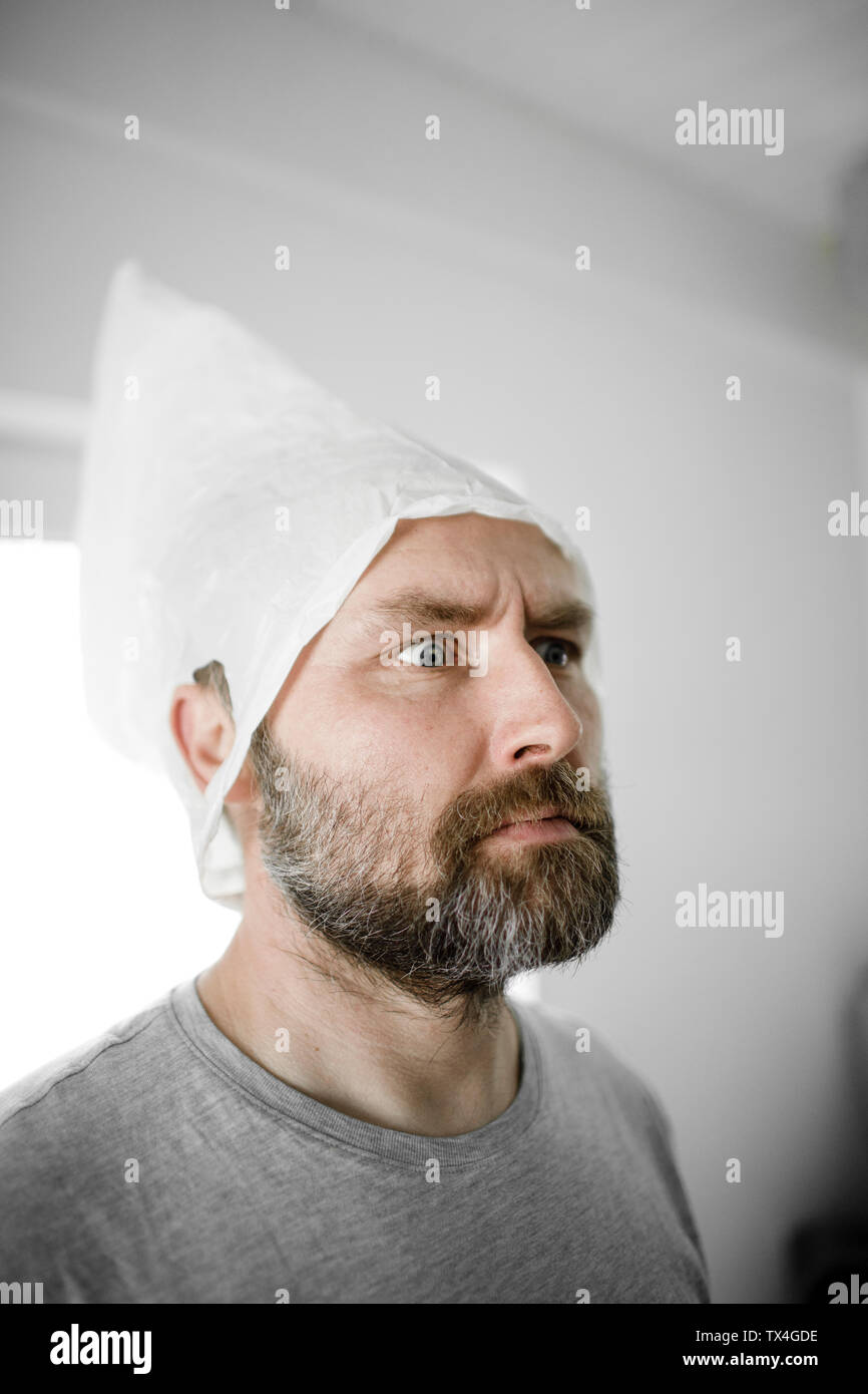Plastic bag on head hi-res stock photography and images - Alamy
