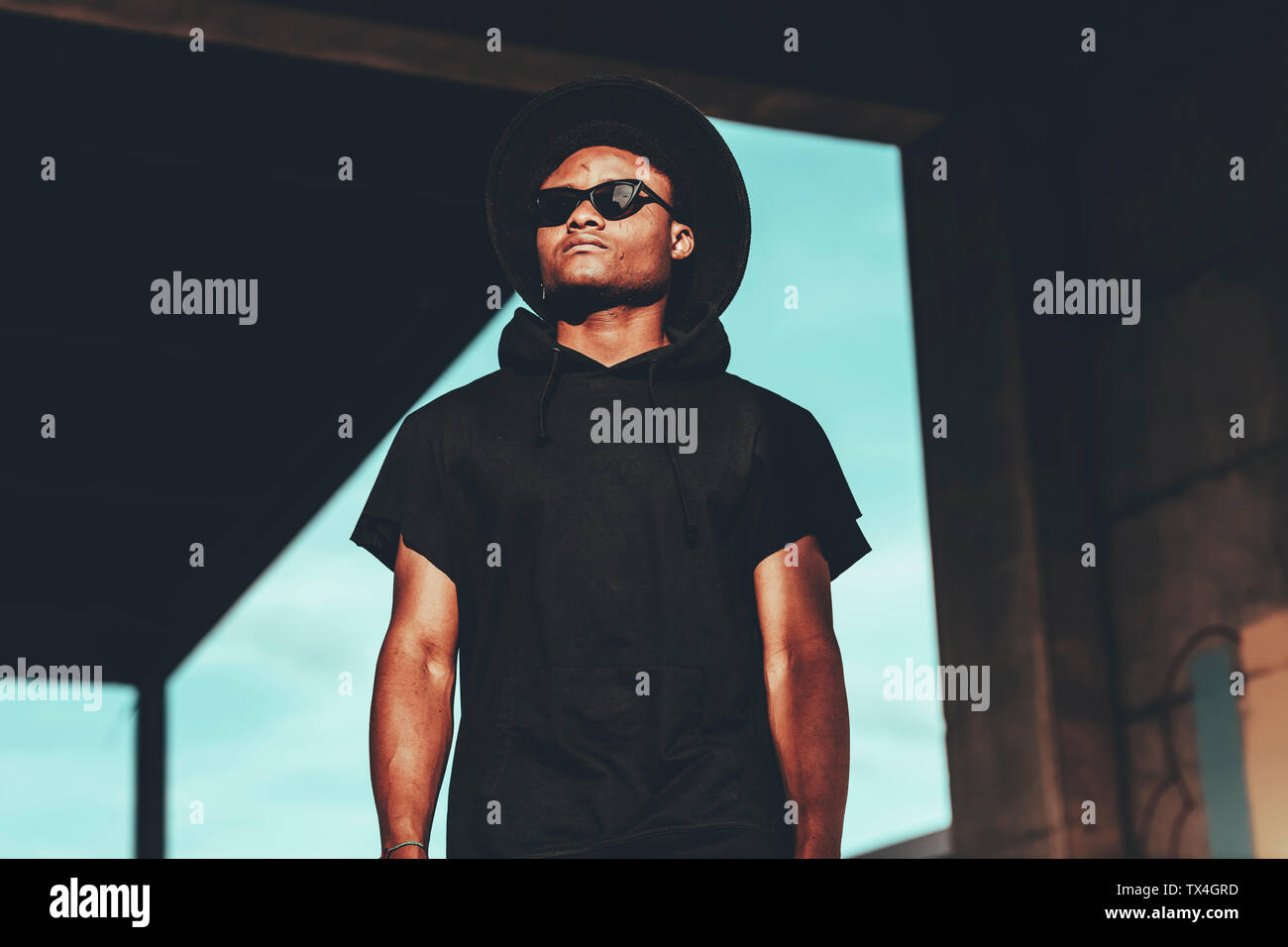 Man with a hat hi-res stock photography and images - Alamy