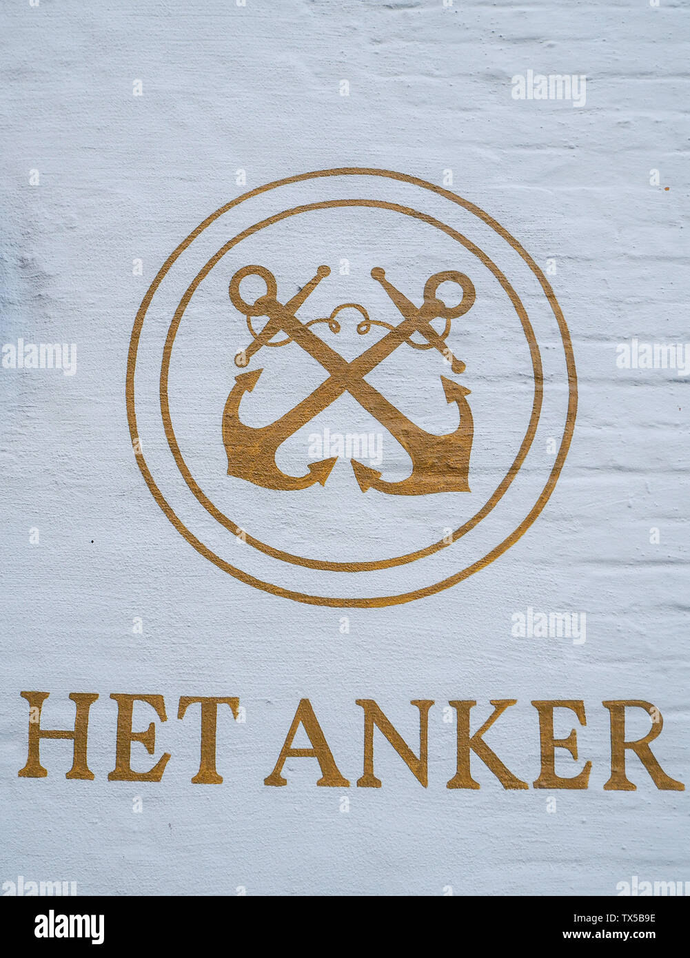 October 2018 - Mechelen, Belgium: Golden logo and name of the beer and  whiskey brewery Het Anker based in Mechelen Stock Photo - Alamy
