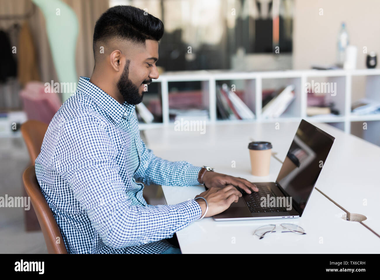 Spacious office desk male hi-res stock photography and images - Alamy