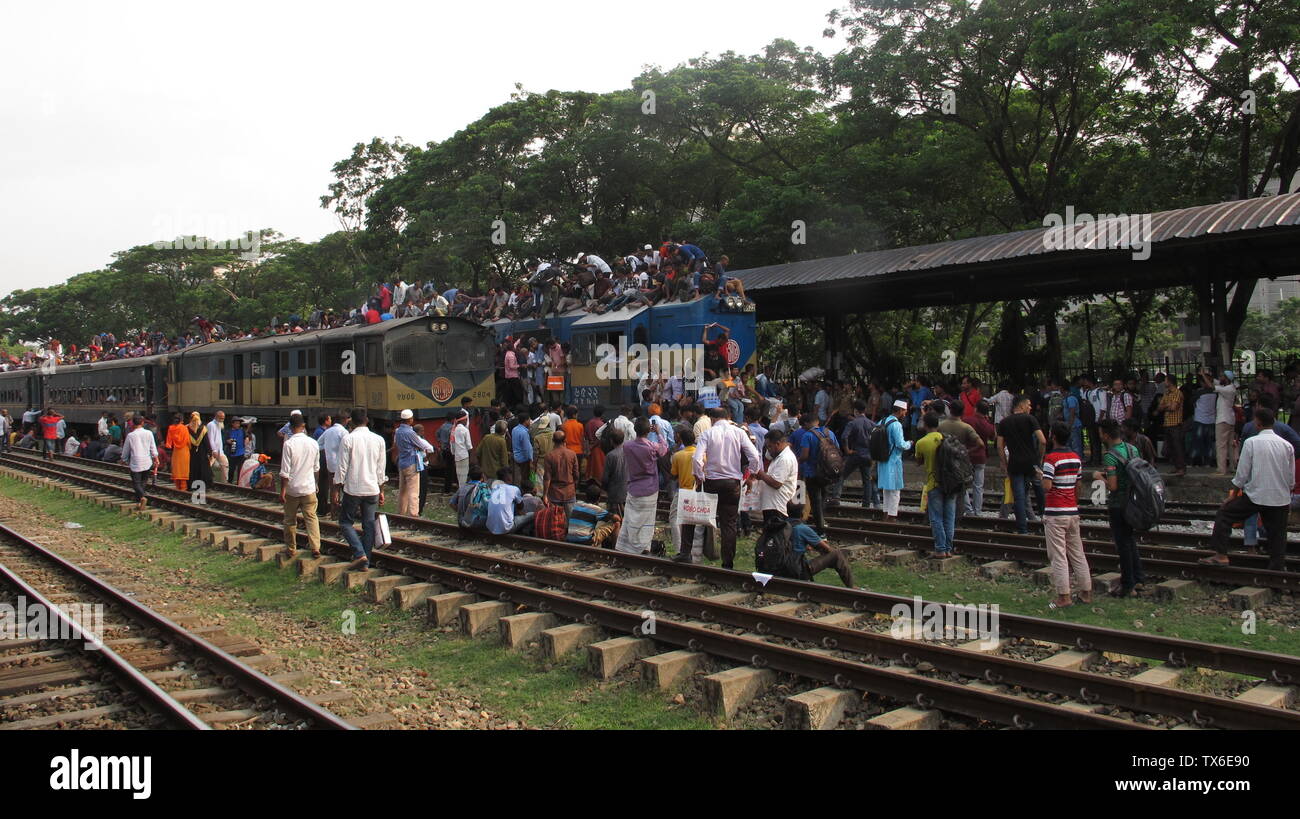 Eid Journey by train with life risk ,03 jun 2019 Dhaka Bangladesh Thousands of people were on these train. They are going to their native home for cel Stock Photo