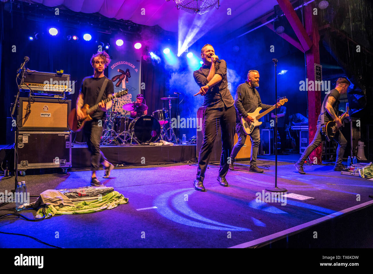 die deutsche Punk-Rock-Band Adam Angst live beim Orange Blossom Special Festival, Beverungen, Ostwestfalen, Deutschland  |  the german  Punk-Rock-Band Stock Photo