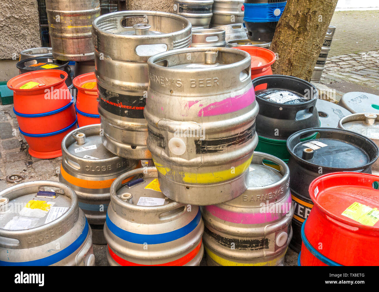 Stack of kegs hires stock photography and images Alamy