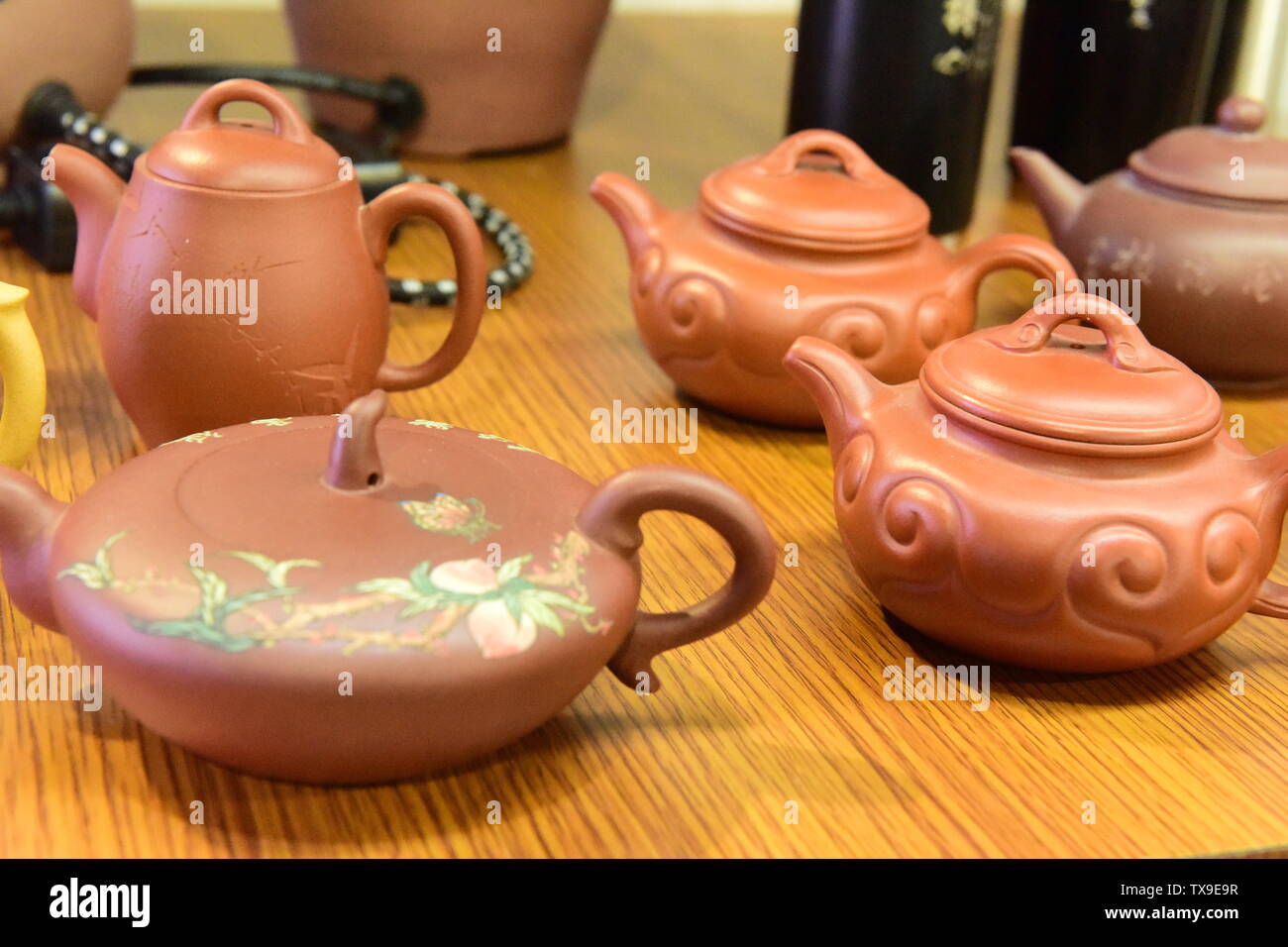 purple clay pot Stock Photo Alamy