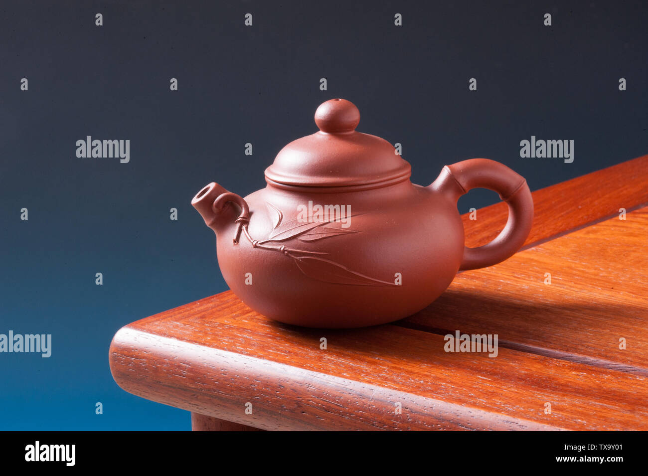 purple clay pot Stock Photo Alamy