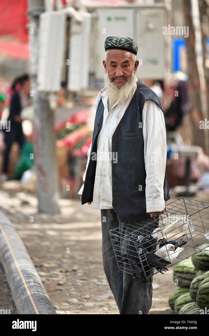 Bearded old man stand hi-res stock photography and images - Alamy