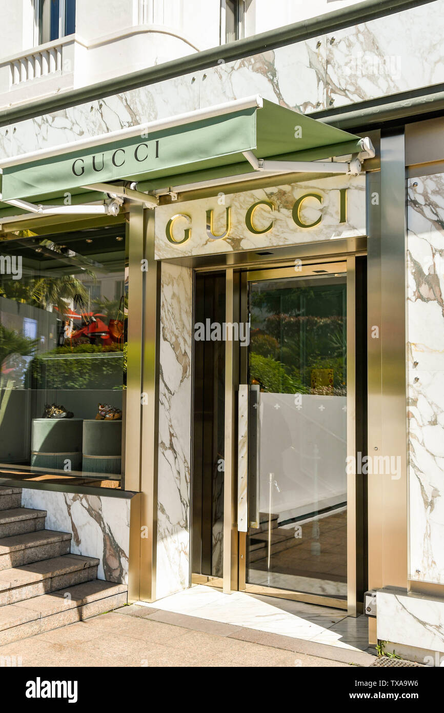 CANNES, FRANCE - APRIL 2019: Entrance to the Gucci store on the seafront in  Cannes. Gucci is a well known luxury brand of designer goods Stock Photo -  Alamy