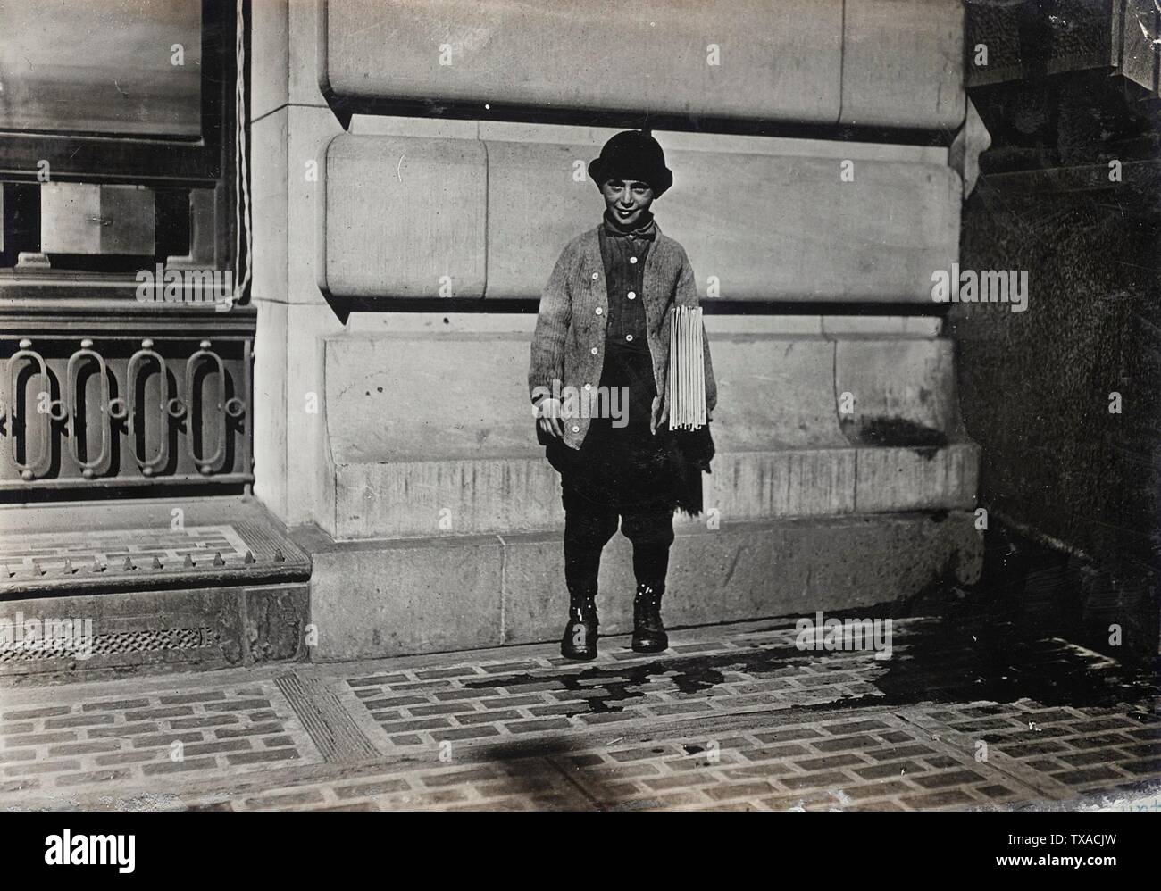 Newsboy;  United States, 1909 Photographs Gelatin-silver print Gift of an anonymous donor, Los Angeles (M.2000.174.14) Photography; 1909date QS:P571,+1909-00-00T00:00:00Z/9; Stock Photo