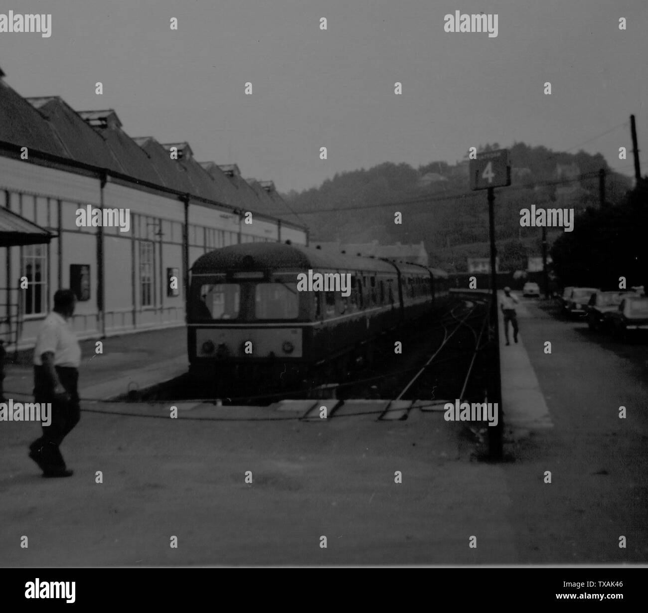 Entirely Black And White Stock Photos Images Page 2 Alamy