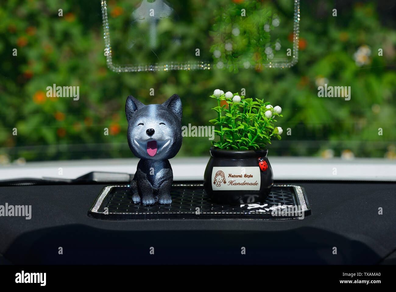 Car furnishings dog furnishings cute doll material details main picture