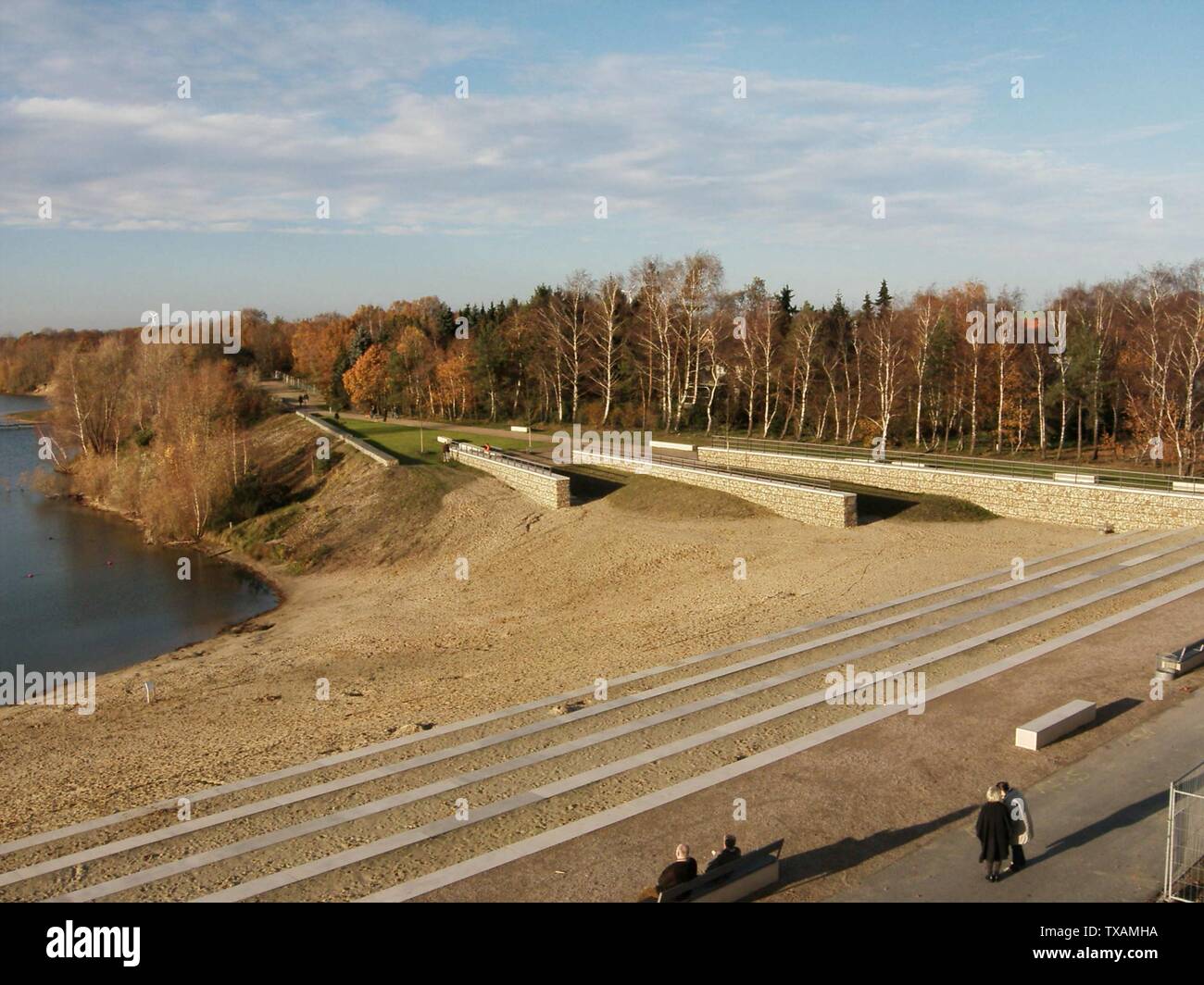 Gabionen an der südöstlichen Seite des Offlumer Sees. Neuenkirchen (Kreis Steinfurt); Regionale 2004, Projekt: Sprung über die Kiesbank; January 2007; Self-photographed; Zumthie; Stock Photo