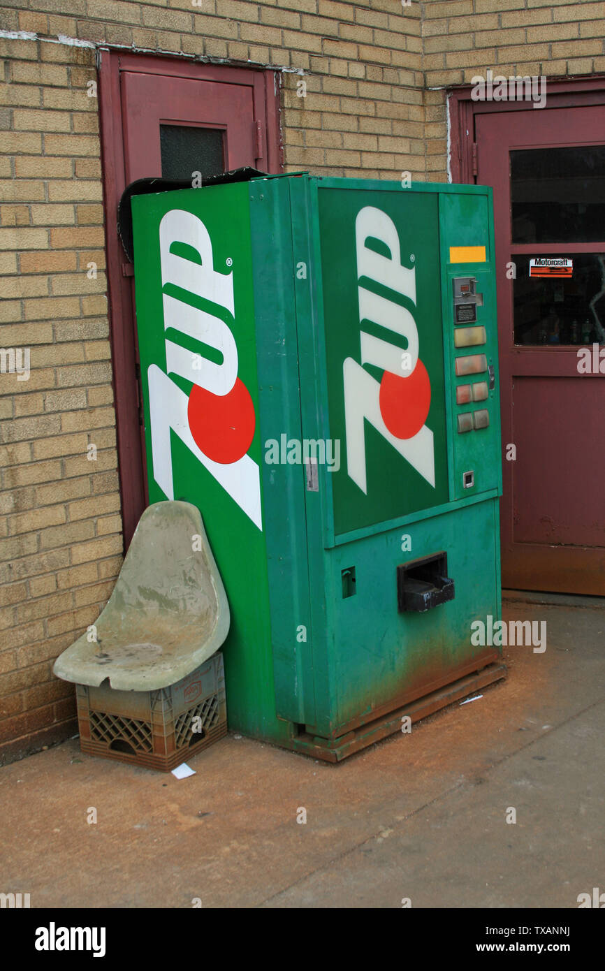 vintage 7up soda machine