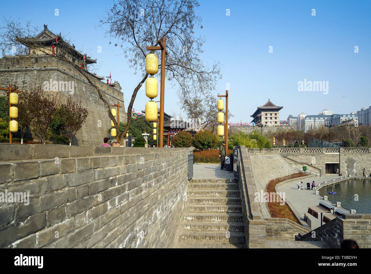 Ancient city wall of xian landscape hi-res stock photography and images ...