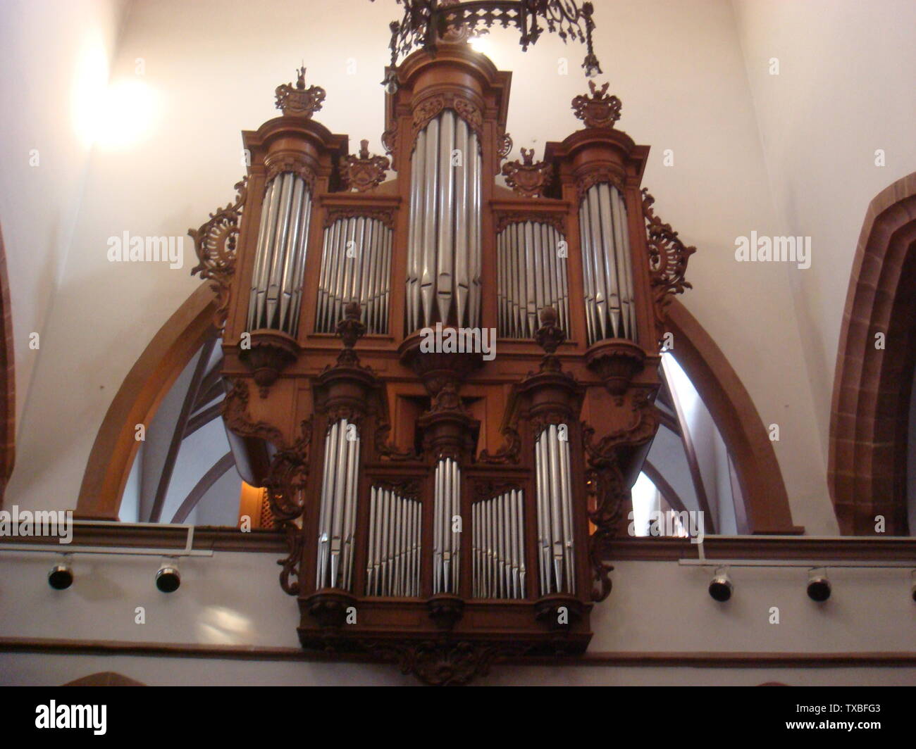 Orgel der Peterskirche in Basel; GehÃ¤use von Johann Andreas Silbermann, 1770 fÃ¼r die Theodorskirche; Werk 1968 von Neidhart & LhÃ´te.; 10.2.2009; Self-photographed; Parkerwilson; Stock Photo