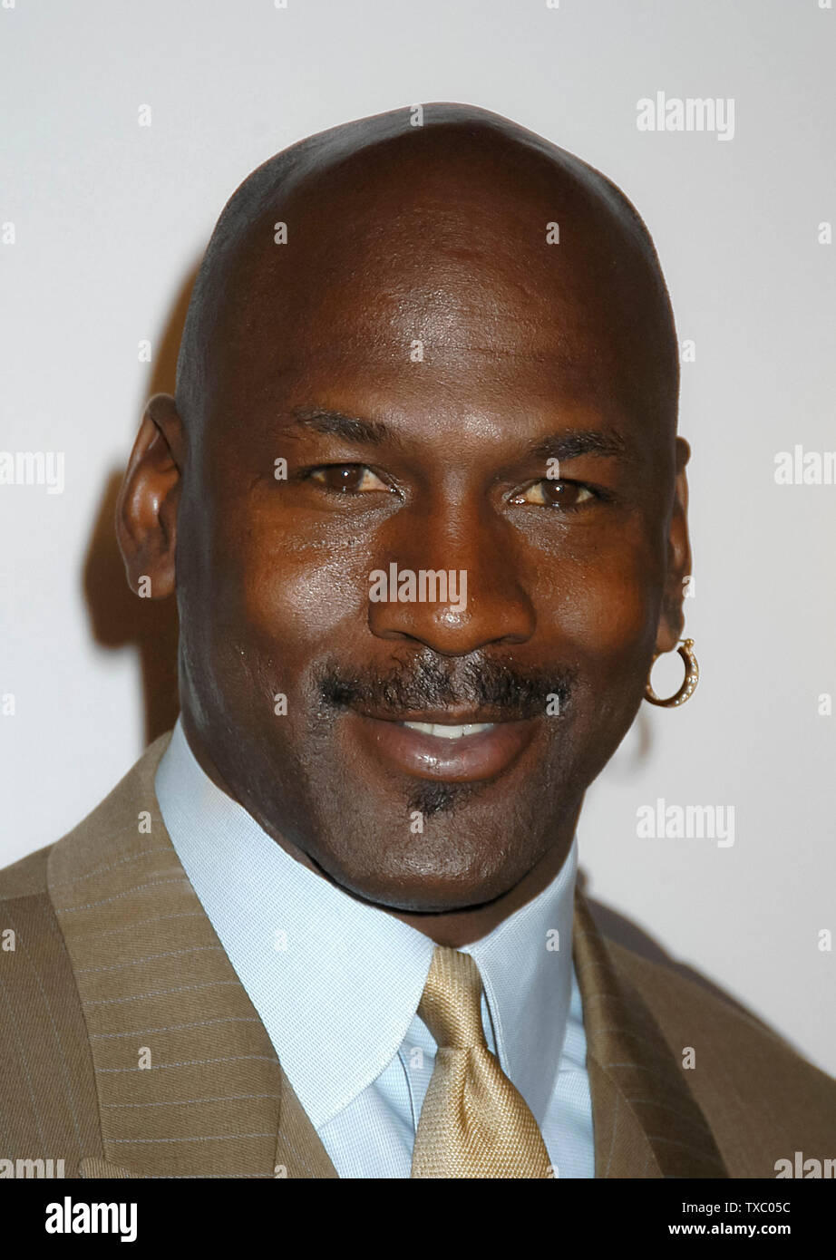 Michael Jordan at Jordan's NBA All Star Comedy Court and Celebrity After Party at the Wadsworth Theatre in Los Angeles, CA. The event took place on Friday, February 13, 2004. Photo by: SBM / PictureLux  -  File Reference # 33790-4273SMBPLX Stock Photo